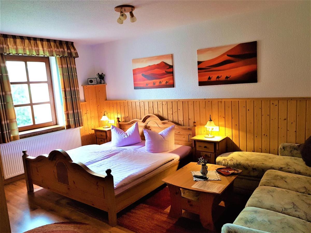 Restaurant&Pension "Bergglock'L" Altenberg Buitenkant foto