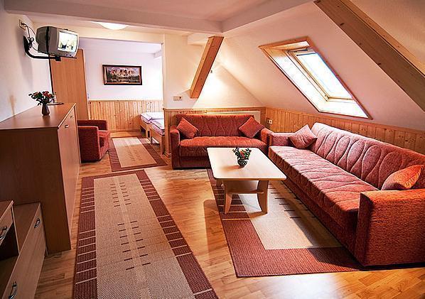 Restaurant&Pension "Bergglock'L" Altenberg Buitenkant foto