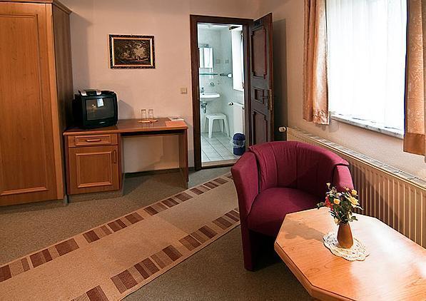 Restaurant&Pension "Bergglock'L" Altenberg Buitenkant foto