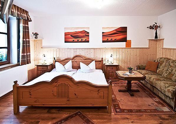 Restaurant&Pension "Bergglock'L" Altenberg Buitenkant foto